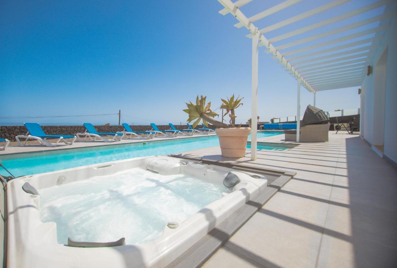 Casa Conil With A Private 25 Meter Heated Pool Villa ภายนอก รูปภาพ